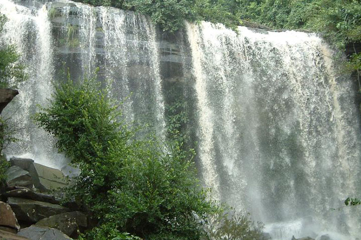 Uthayanhaengchat Thap Lan Waterfall